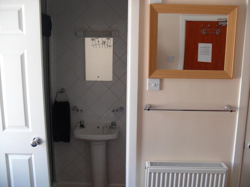 ويموث Charlotte Guest House المظهر الخارجي الصورة